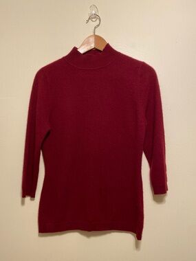 INCASHMERE Women's Burgundy Mock Neck Cashmere Sweater. Size M